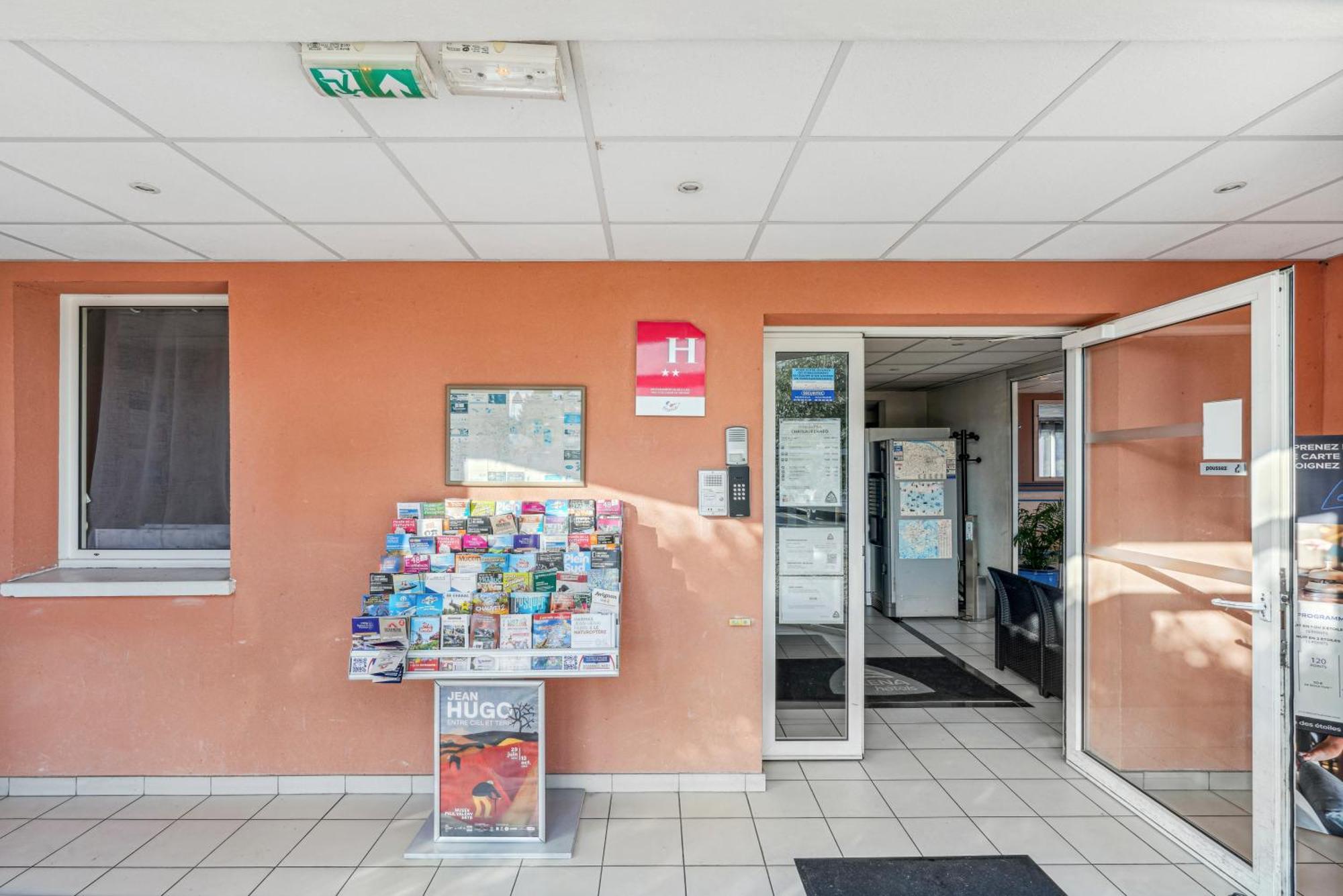 Hotel Akena Chateaurenard - Parc Des Expositions Avignon Esterno foto