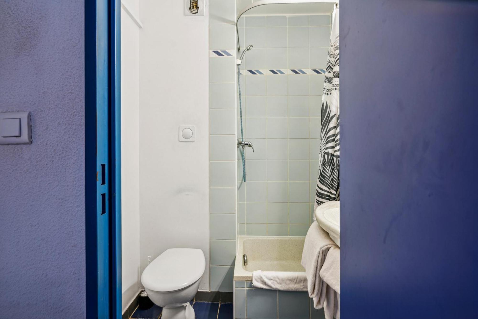 Hotel Akena Chateaurenard - Parc Des Expositions Avignon Esterno foto