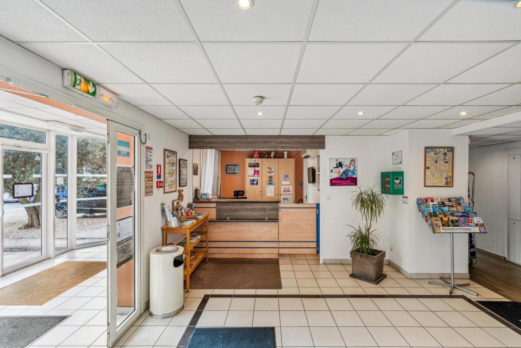 Hotel Akena Chateaurenard - Parc Des Expositions Avignon Esterno foto