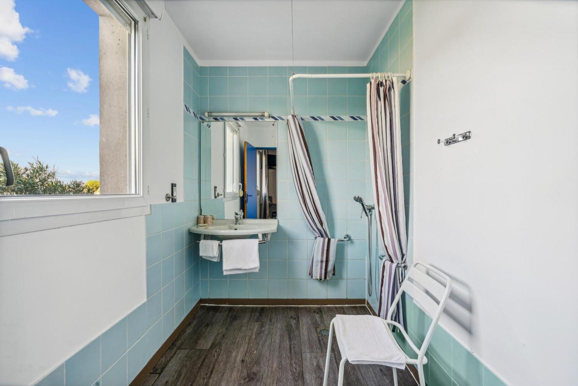 Hotel Akena Chateaurenard - Parc Des Expositions Avignon Esterno foto